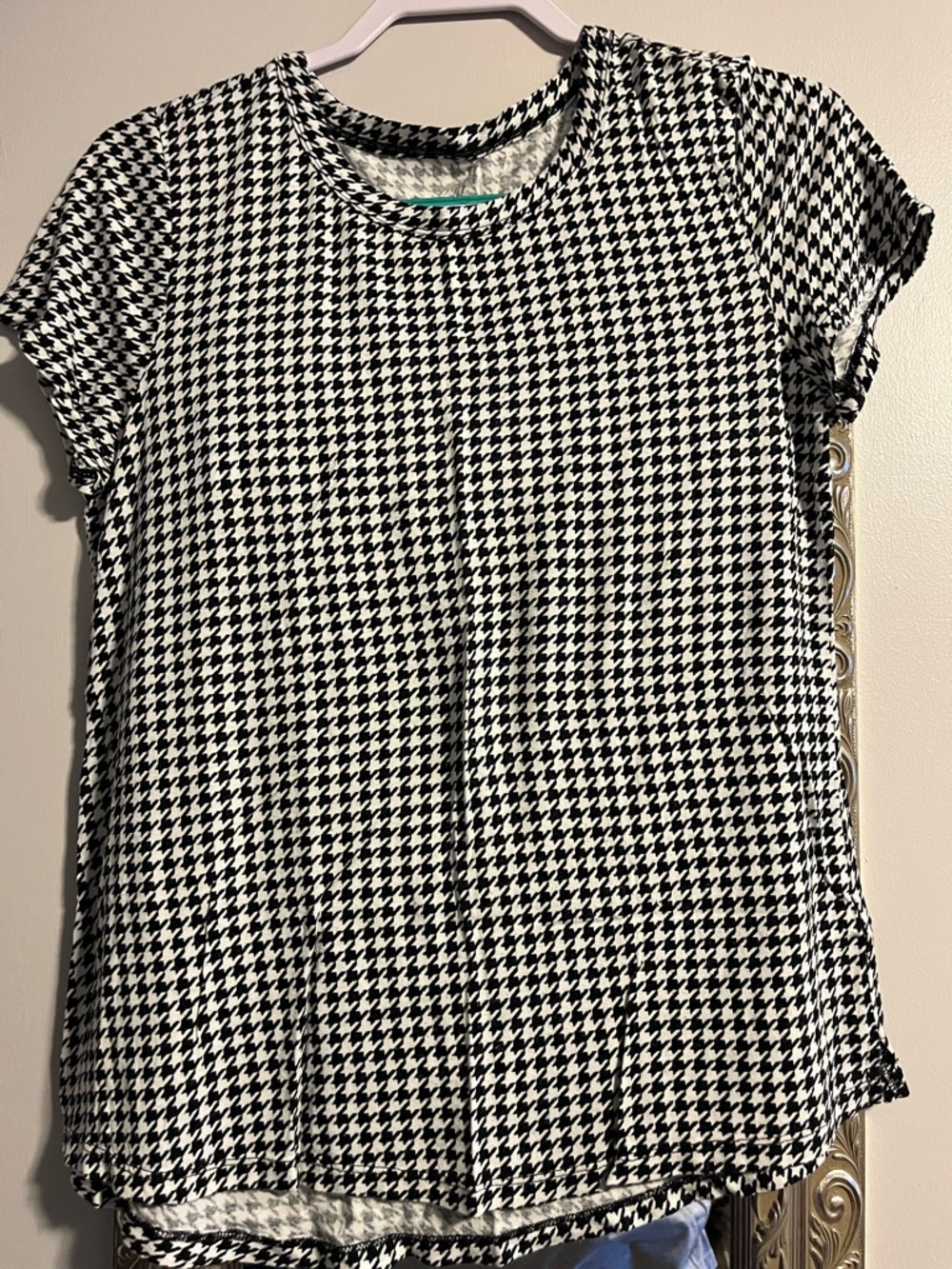 Women’s Black and White Houndstooth Short Sleeve Tee